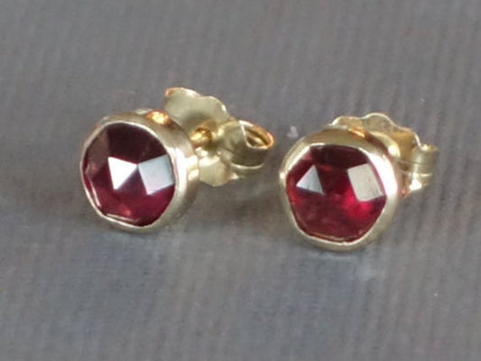 Garnet Studs, 14k gold studs, Garnet post Earrings, January Birthstone Earrings, Bezel Set Garnet Earrings, Red Studs, Rosecut