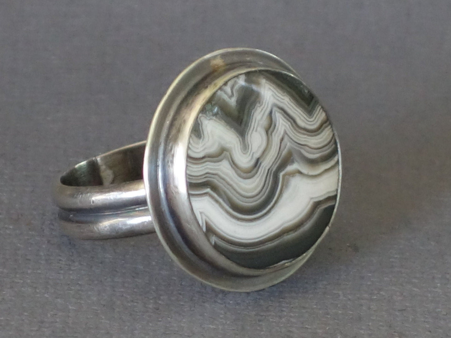 Round Stone Ring, Agate Ring, Crazy Lace Agate Ring, Secret love, Hidden Heart, Zig Zag Ring,