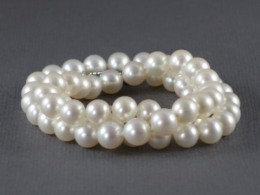 Pearl Necklace, White Pearl Necklace, Bridal Pearl Necklace, White Gold Clasp, Silk knotted,