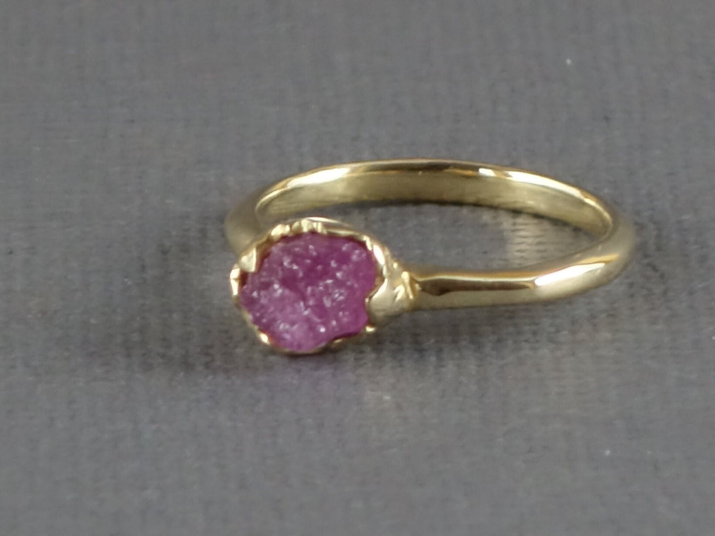 Raw Sapphire Ring, Raw Pink Sapphire Ring, Gold Sapphire Ring, Raw Pink Sapphire and Gold Ring, Uncut Sapphire Ring, Uncut Gemstone ring