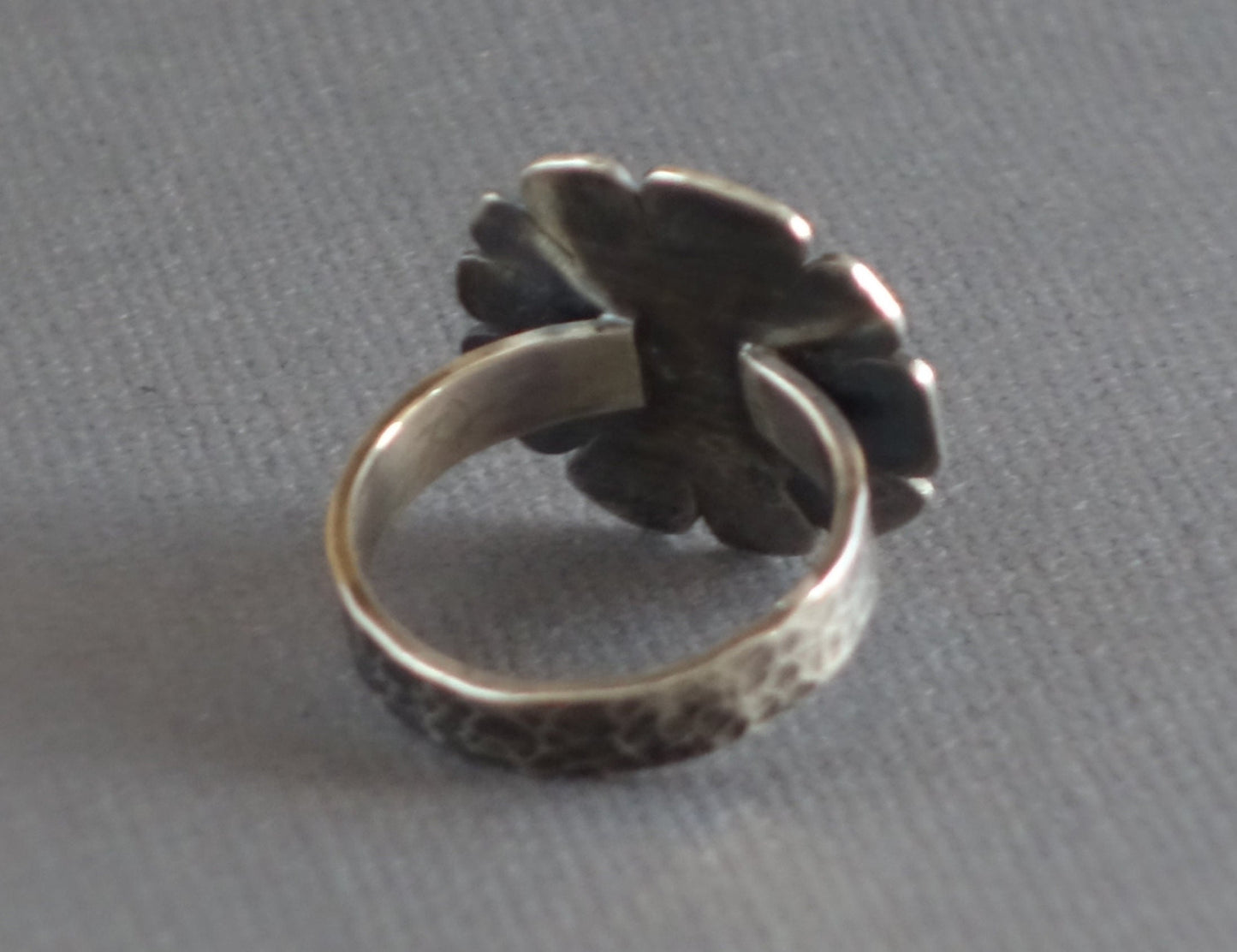 Labradorite Ring, Flower Ring, Labradorite Silver Ring, pretty Labradorite Ring